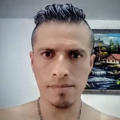 Uriel51181787's profile picture. vive y deja vivir 😉