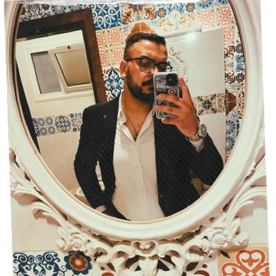👑 Artist• كفانا نفاق فما نفعه كل هذا العناق