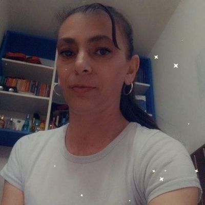 ElenaDodoc's profile picture. Într-o relație deschisă
