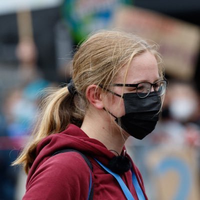 Sie/she | Klimaaktivistin | 16 Jahre | born at 379 ppm | Schülerin und Junior-Geographiestudentin | ✉️ maiastimming@cstim.de