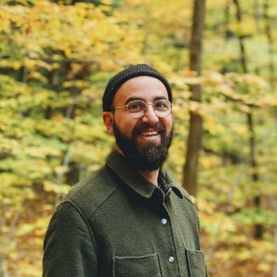 esmile's profile picture. 