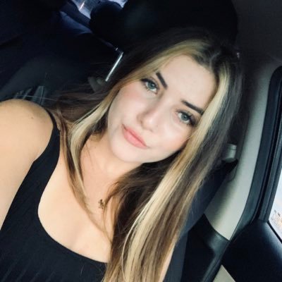 Lara_632's profile picture. 