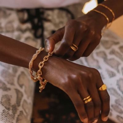 Why blend in when our accessories can help you stand out😏 Promoting a positive self image one accessory at a time! Shipping available 📦 #BlackOwned