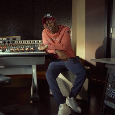 ajLatorre10's profile picture. 🌟