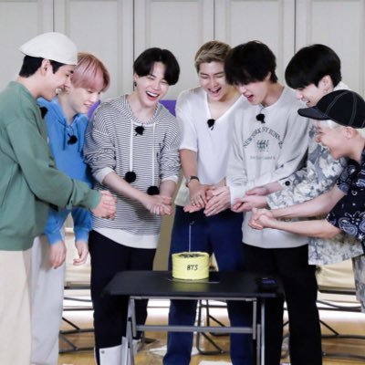 NoraNj7's profile picture. NJ. She/ her. 누나. Fan of Special Presidential Envoy for Future Generations and Culture @BTS_twt #문화특사소년단 #BTS #방탄소년단 #대통령특별사절 #BTSARMY