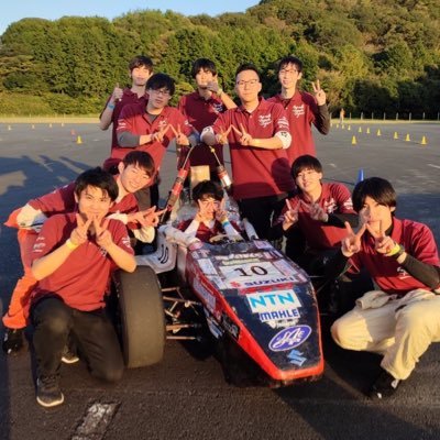 レーシングカーを一緒に作ろう!🏎💨本格的な『設計・製作・走行』だけでなく,『プレゼンやスポンサー交渉』など,幅広いスキルが身に付きます🛠マシンの運転も行うので,レーサーにもなれます🏁どなたでも大歓迎!少しでも興味ある方はぜひDMまで!#春から早稲田