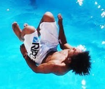 Dance, beba, grite, beije, transe, pule, chore, faça as coisas erradas, mas seja feliz. Siga me os BONS !!
