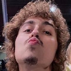 flowerpowervol6's profile picture. 22 | libra | Joshua but my blinker works