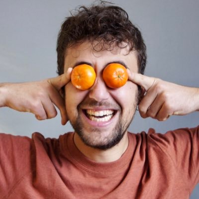 28. Molts mots.
Faig molta classe, en tinc molt poca.
Traductor i profe de valencià.
Algemesí—Benimaclet