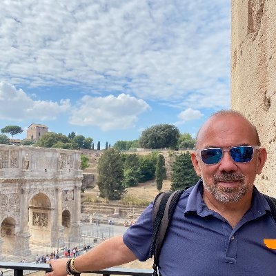 Inquieto y emprendedor, en Sephor Consulting ayudando a personas y empresas en el mundo online. Adicto a la tecnología, a la familia y a la amistad