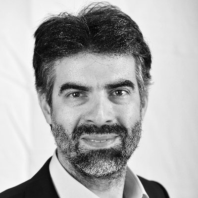 Pravni advokat+ @USTbranitelji Narod je gladan pravde!