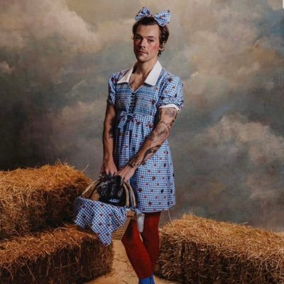 YokoOno58648915's profile picture. 