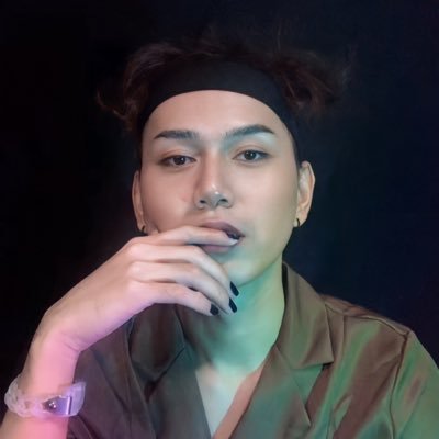 ohmyghed's profile picture. Beauty Vlogger 💁 MakeUp Enthusiast 🎨