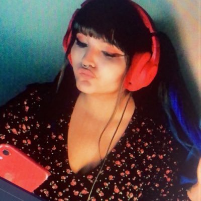 dzinthehouse's profile picture. ✨Romanian ✨ Twitch Streamer at @digital_crusade ✨ In a deep love with League of Legends And VALORANT ✨