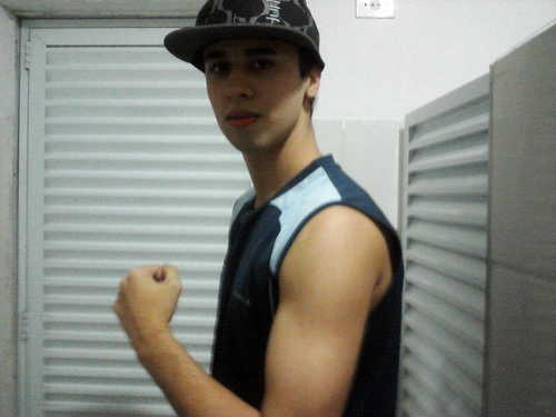 Sou praieiro,
Sou guerreiro,
Tô solteiro,
Quer mais o quê?