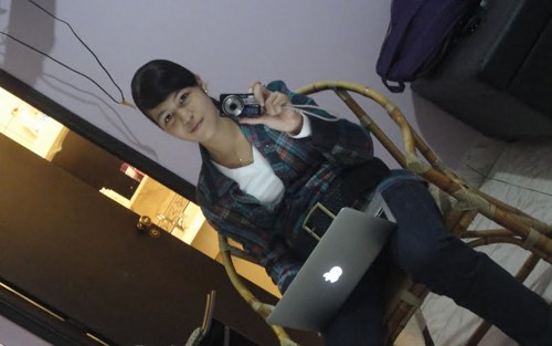 paolinha_sayaka's profile picture. Primeiro a gente gosta, depois a gente ama, a gente se apega, se fode, e odeia. E depois ainda sente falta.