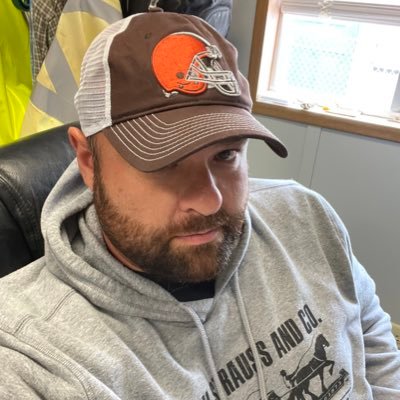 Living for Him. Browns and Buckeyes fan. Married to @Melissa77Dawn
