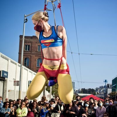 Rope performer & presenter

Author of Tying & Flying: Bondage for Self-Suspension and Creating Captivating Classes. Stages co-lead for Folsom St.

she/they