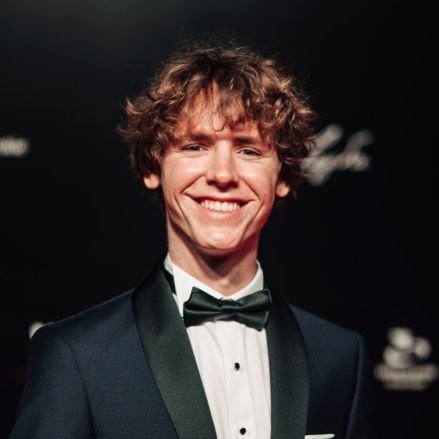 Hi! I'm a 🎥 Film producer | Violinist 🎻 from 🇵🇱🇩🇪🇺🇸