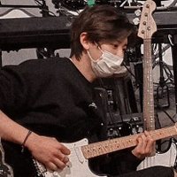 π (@criloey) 's Twitter Profile