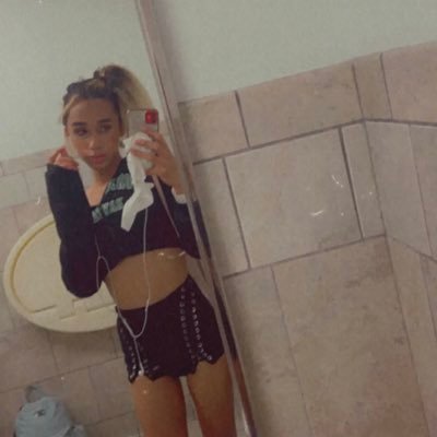 vampireHotti's profile picture. 💙