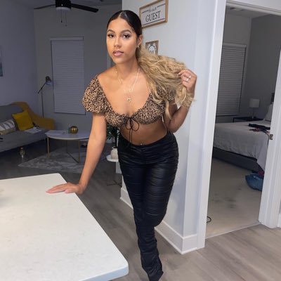 alexiamariee's profile picture. UT College of Veterinary Medicine ‘23 | 1913