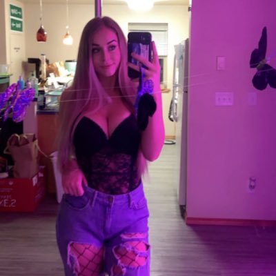 DahleOlivia's profile picture. BLACKLIVESMATTER