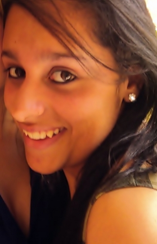 rafaelacaugusto's profile picture. Insistir no que ñ dá certo é como calçar um sapato que não cabe mais.Machuca até sangrar, melhor descalçar deixar livre o ♥ os pés,pk qnd crescemos o nº muda!