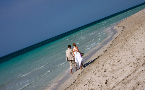 Imgseverything's profile picture. Offering professional photography services, specializing in Wedding & Engagement imagery