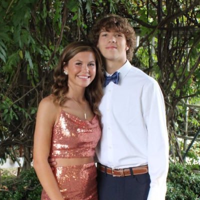 karm3ngodfr3y_'s profile picture. hhs cheer