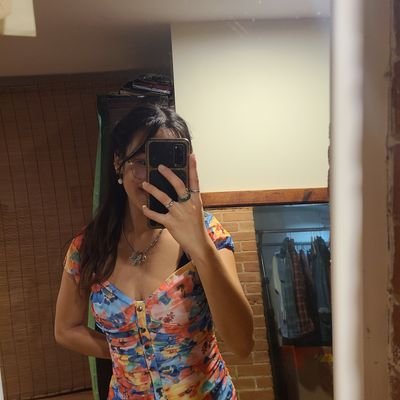 emyydam's profile picture. she/her