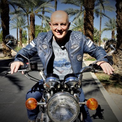 Arnauld3d's profile picture. Je cherche l’or du temps. 
Sono il suono del mio passo.