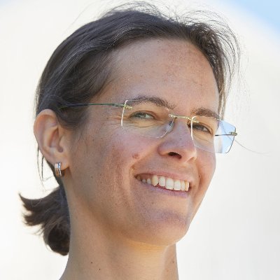 Science communications manager @mlz_garching, trainee @merkur_de, biologist, alumna @TU_Muenchen, beekeeper