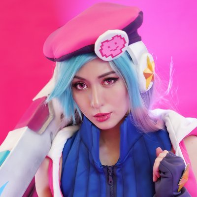 cosplayer / streamer / youtuber / #LeaguePartner | sometimes you might spot me in random movies as an extra | info@annchirisu.co.uk / annchirisu@gmail.com