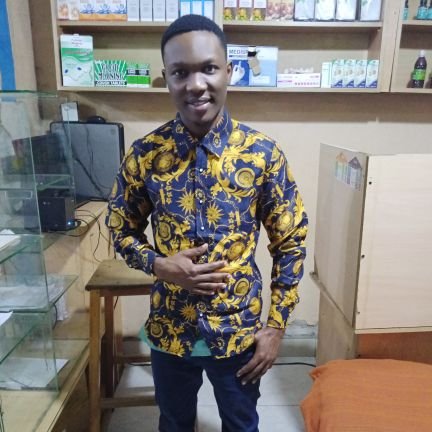 DrakeSamie's profile picture. doctor by professional en I like football sooo much