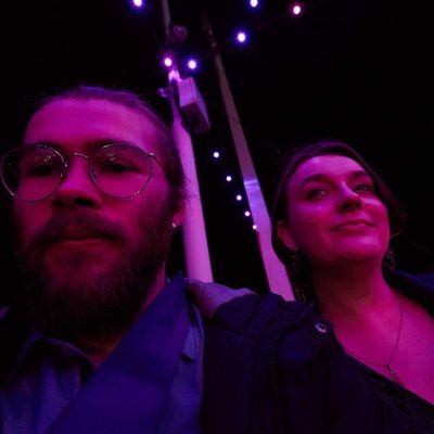 beefchonk's profile picture. 90s curtains