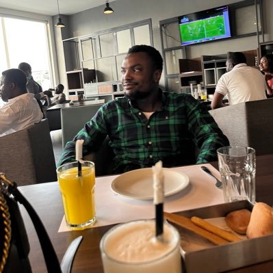 Oloruntoby_'s profile picture. 