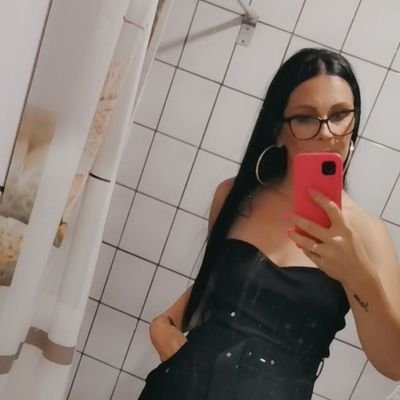 MilicaK52531440's profile picture. Majka Lele, Damnjana i Strahinje ❤