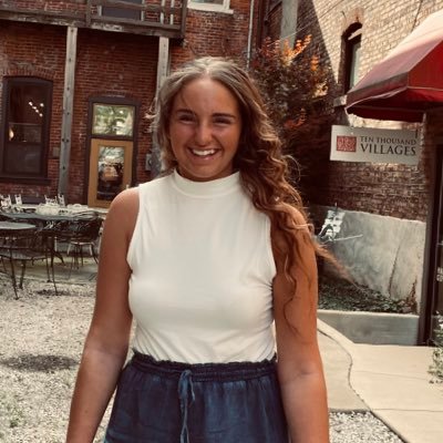 EvaHostetler7's profile picture. be SAVAGE not AVERAGE;)