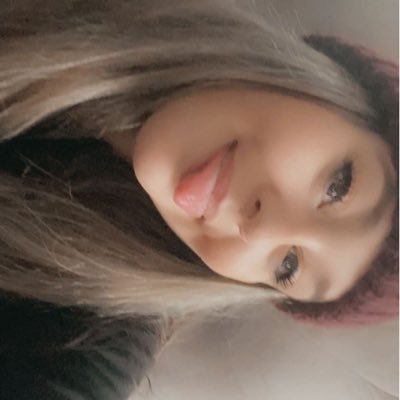 daniielliott7's profile picture. always find a reason to smile