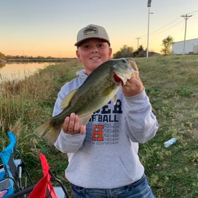 GrayhmBeck's profile picture. Love to hunt and fish