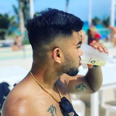 WordOnRoad28's profile picture. 𓅓⁶♛ "You can't stop someone who knows where they’re going" -2️⃣3️⃣ 📸※👻: nayanp28