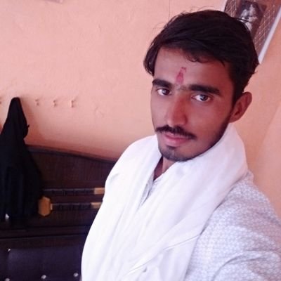 SONUYAD89125680's profile picture. teacher