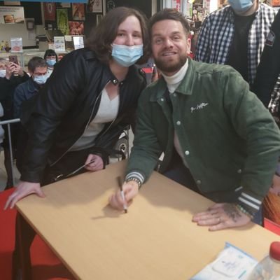 AmelieKergarava's profile picture. fan de @keenvofficiel
première photo et dédicace le 6/11/2021❤💖😍🥰