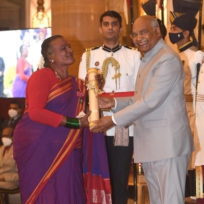 ಕಲೆಯೇ ಜೀವನ ! ಮಾಜಿ ಅಧ್ಯಕ್ಷರು - ಕರ್ನಾಟಕ ಜಾನಪದ ಅಕಾಡೆಮಿ.
First Trans- President of Karnataka Jaanapada Academy .