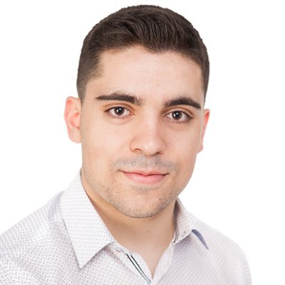 Licenciado en ingeniería informática y en contacto con el mundo laboral desde abril de 2018, en el cual hago desarrollo de back para proyectos Symfony y Drupal.