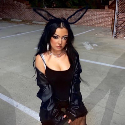 Tiktok: chelseagisellee Cashapp:$chelseagisellee (lol feel free)