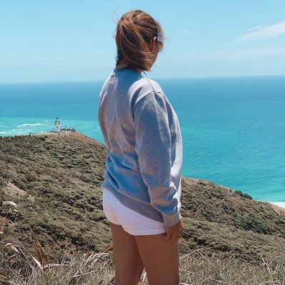 myrestlessfeet_'s profile picture. My brain's got too many tabs open.