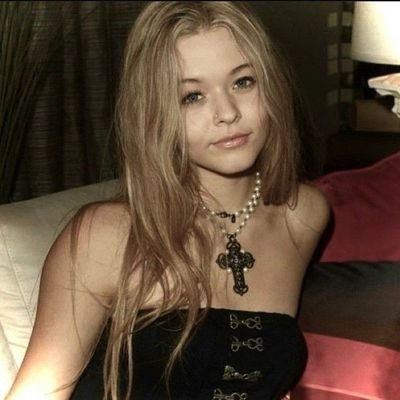 90sbreathinnn's profile picture. ariana grande, 1993. (ele/dele)