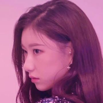 chaery_on_top_'s profile picture. any pronouns girl lover | meu midzy  evol | d4, valo, ow2, hades, lol, bg3 | 🐷👑 | 25 | esports | 5up mod